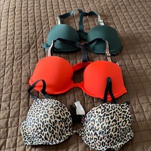 Victoria Secret Pink bras (3)